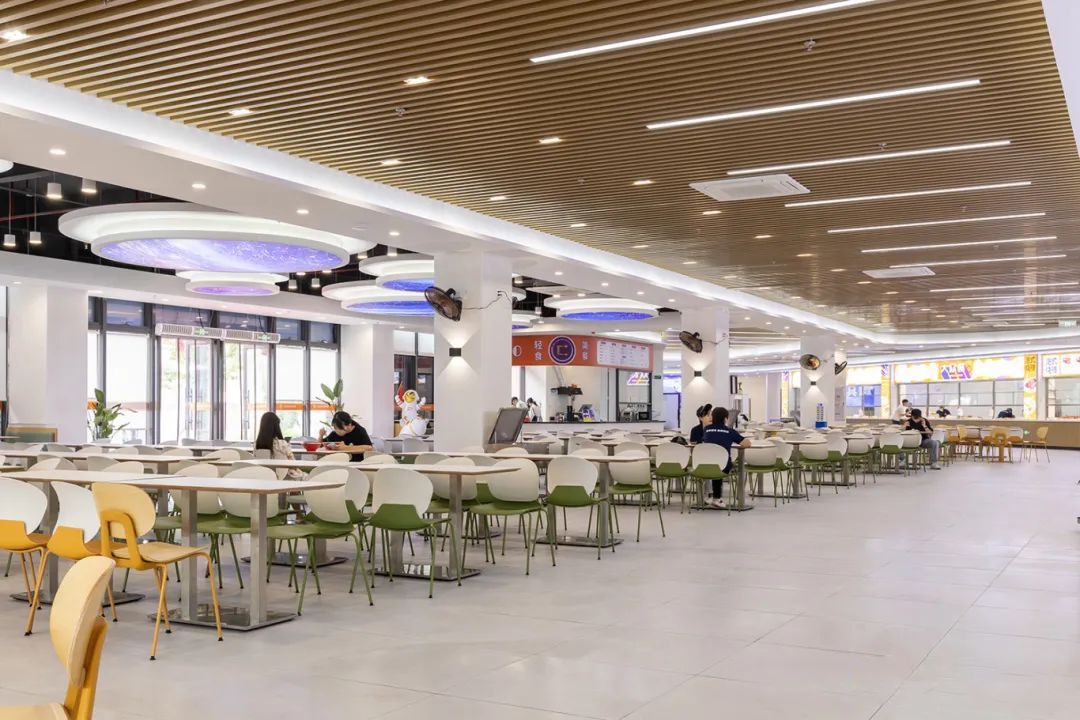 廣東肇慶航空職業學院